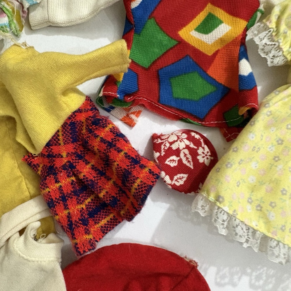 LOT Vintage 1960's 1970's 1980's 1990's Skipper Outfits Jap Shoes - Picture 10 of 10